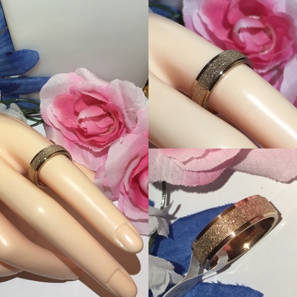 ✨️Last One✨️ 6mm Frosted Rose Gold Titanium Wedding Band Ring - Picture 2 of 3